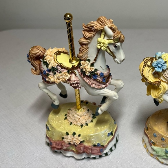 Heritage House Carousel Horse Figurines. Collectible - Picture 4 of 7